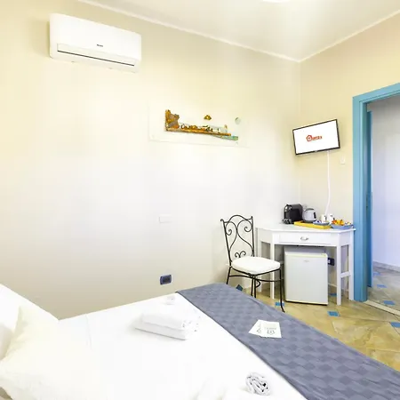 בית הארחה Giaco's 3*