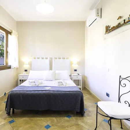 Πανσιόν Giaco's Villasimius